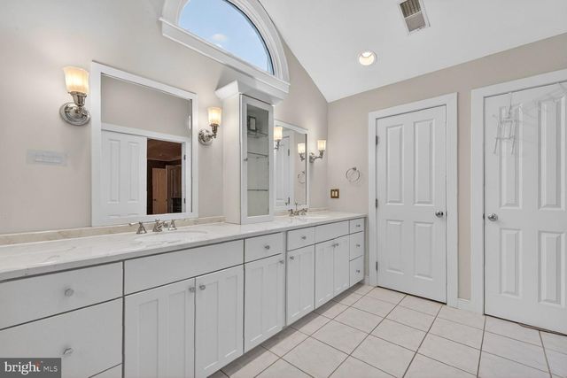 303 TALAHI RD SE, Vienna, VA 22180