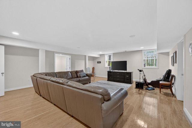 303 TALAHI RD SE, Vienna, VA 22180