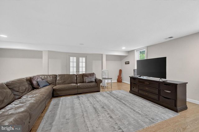 303 TALAHI RD SE, Vienna, VA 22180