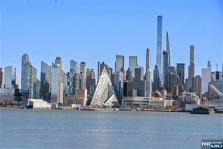 800 Ave At Port Imperial 517, Weehawken, NJ 07086