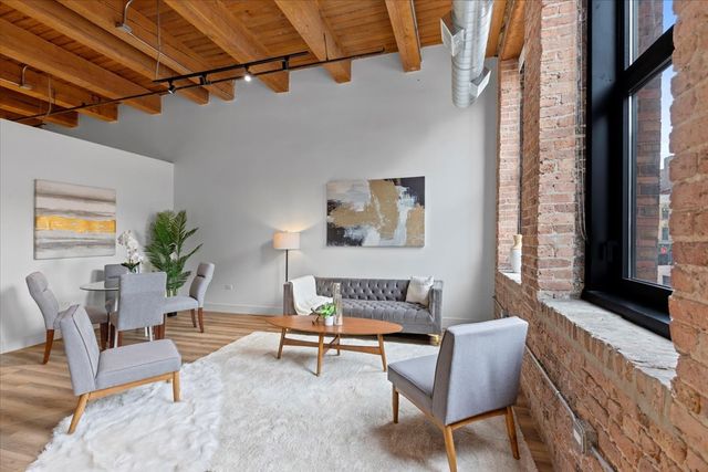 153 W Ohio Street 402, Chicago, IL 60654