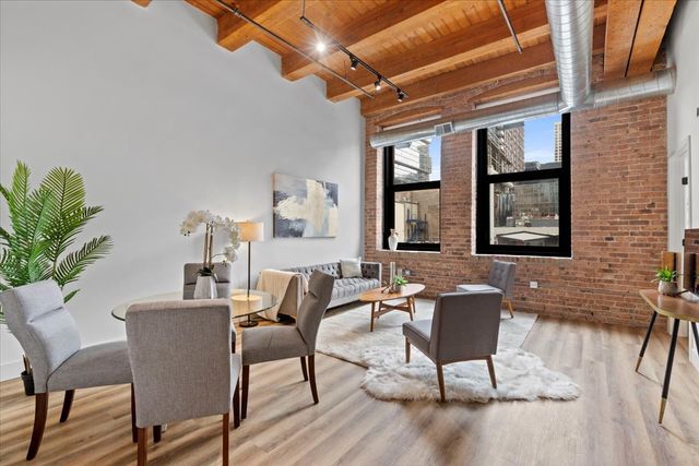 153 W Ohio Street 402, Chicago, IL 60654