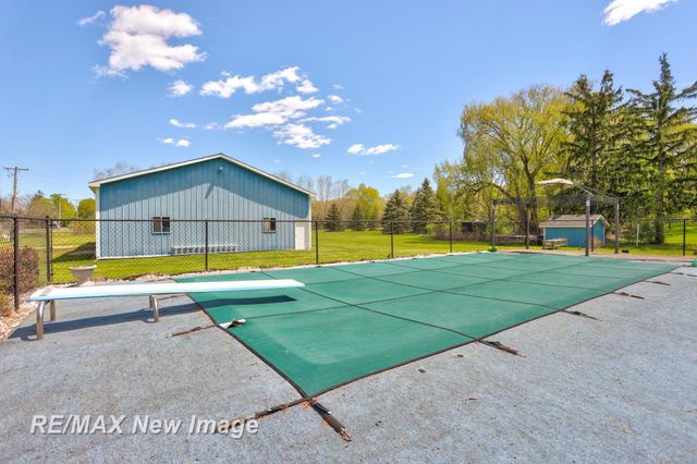 12975 Frost Road, Hemlock, MI 48626