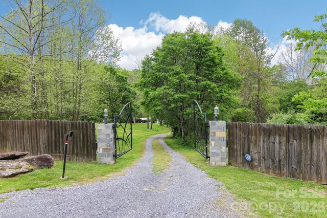 165 Sequoyah Drive, Waynesville, NC 28785