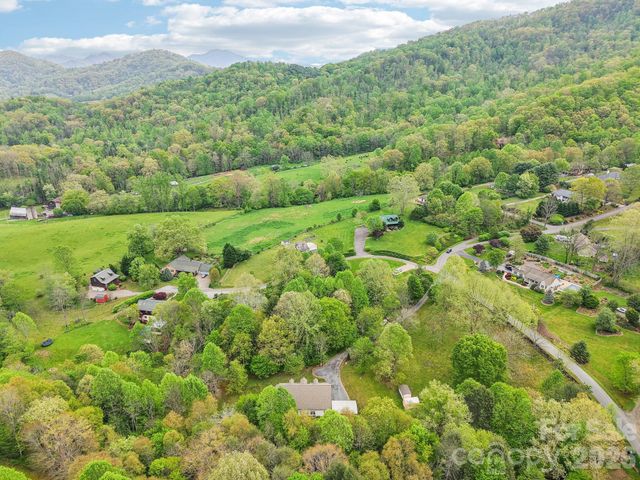 165 Sequoyah Drive, Waynesville, NC 28785