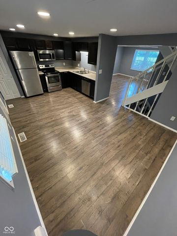 9507 Timber View Drive, Indianapolis, IN 46250