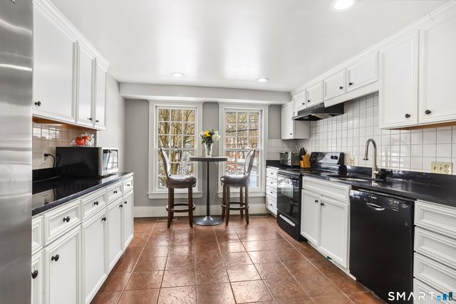 49 Indian Harbor Drive 1, Greenwich, CT 06830