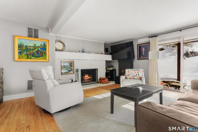 49 Indian Harbor Drive 1, Greenwich, CT 06830