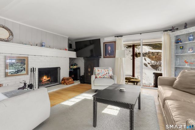 49 Indian Harbor Drive 1, Greenwich, CT 06830