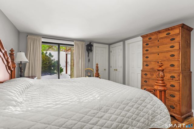 49 Indian Harbor Drive 1, Greenwich, CT 06830