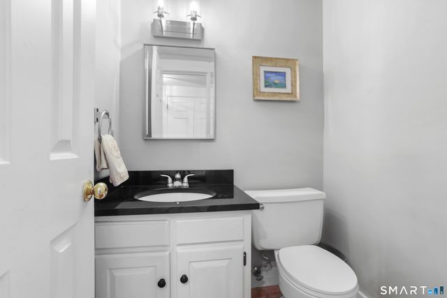 49 Indian Harbor Drive 1, Greenwich, CT 06830