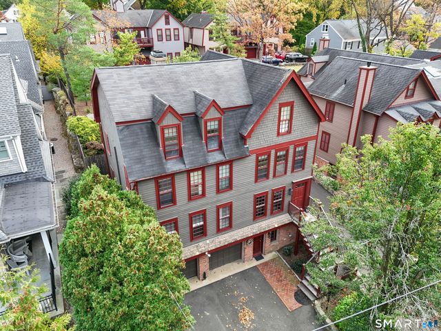 49 Indian Harbor Drive 1, Greenwich, CT 06830