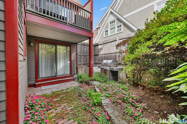 49 Indian Harbor Drive 1, Greenwich, CT 06830