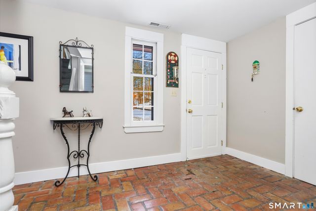 49 Indian Harbor Drive 1, Greenwich, CT 06830