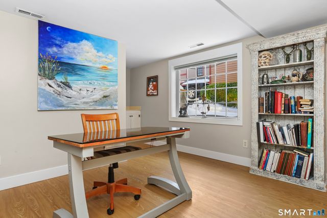 49 Indian Harbor Drive 1, Greenwich, CT 06830