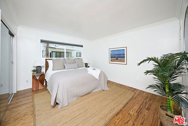 1831 Barry Avenue 4, Los Angeles, CA 90025