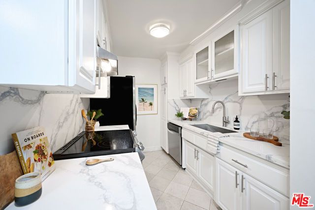 1831 Barry Avenue 4, Los Angeles, CA 90025