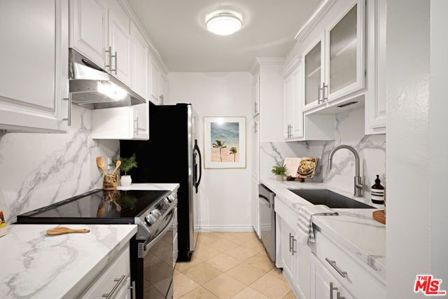 1831 Barry Avenue 4, Los Angeles, CA 90025