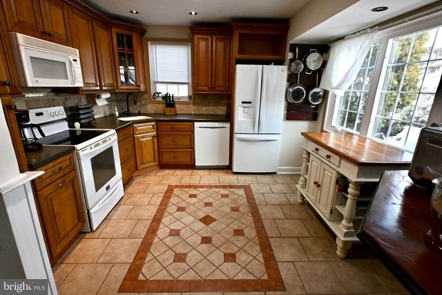 1005 ARTHUR AVE, Bristol, PA 19007