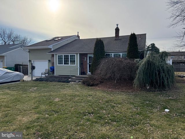 1005 ARTHUR AVE, Bristol, PA 19007