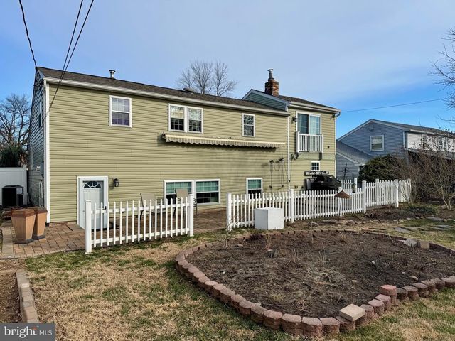 1005 ARTHUR AVE, Bristol, PA 19007