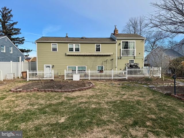 1005 ARTHUR AVE, Bristol, PA 19007