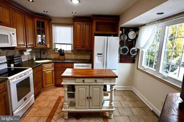 1005 ARTHUR AVE, Bristol, PA 19007