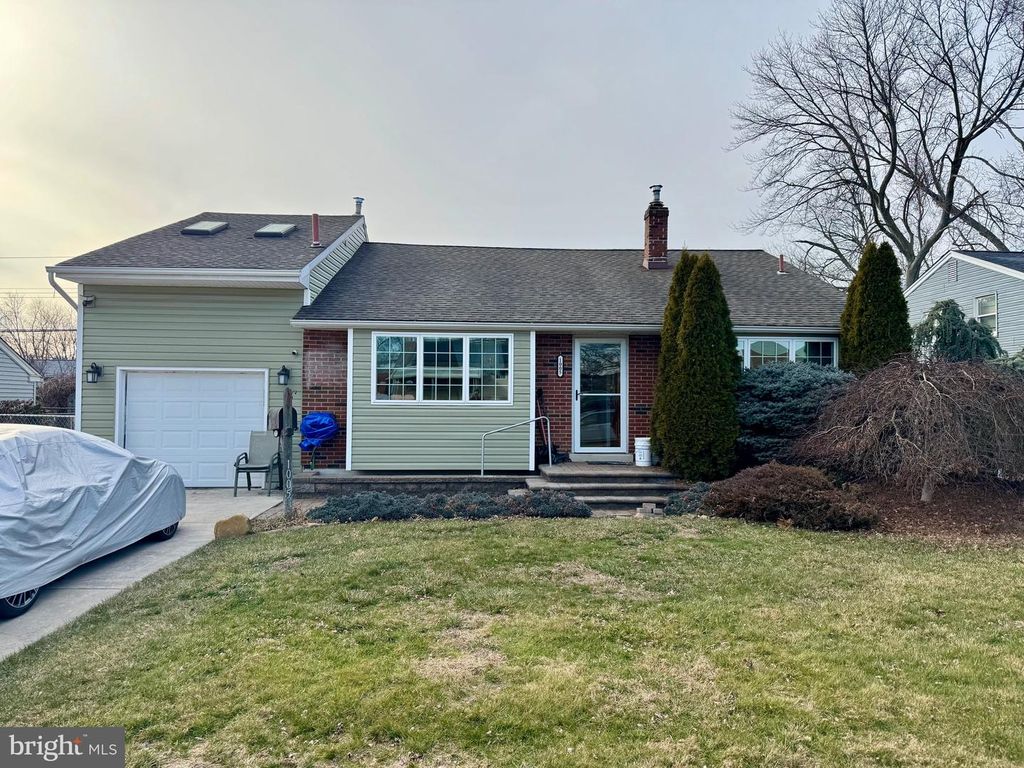 1005 ARTHUR AVE, Bristol, PA 19007