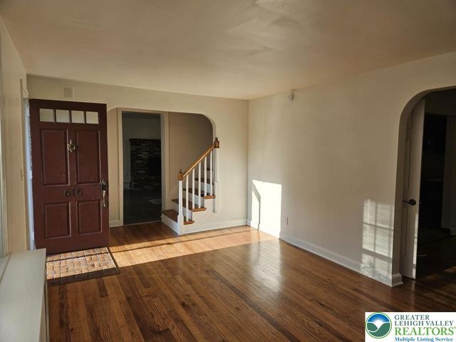 616 Beverly Drive, South Whitehall Twp, PA 18104