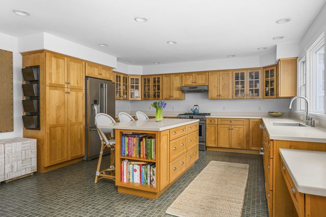 28 Old Colony Road, Harwich, MA 02645