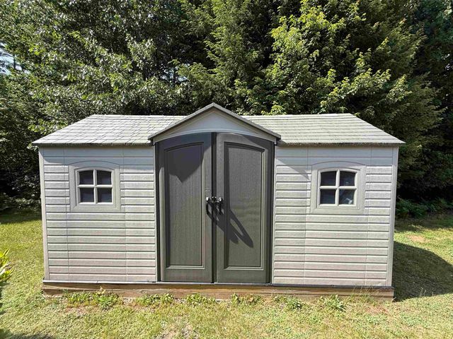 17 Northbrook Road, Tilton, NH 03276