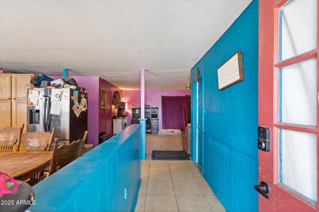 5423 W EARLL Drive, Phoenix, AZ 85031