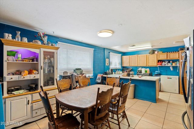 5423 W EARLL Drive, Phoenix, AZ 85031