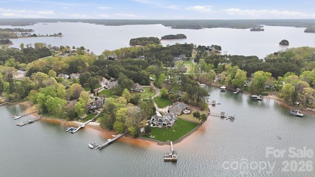 151 Yellow Jacket Circle, Mooresville, NC 28117