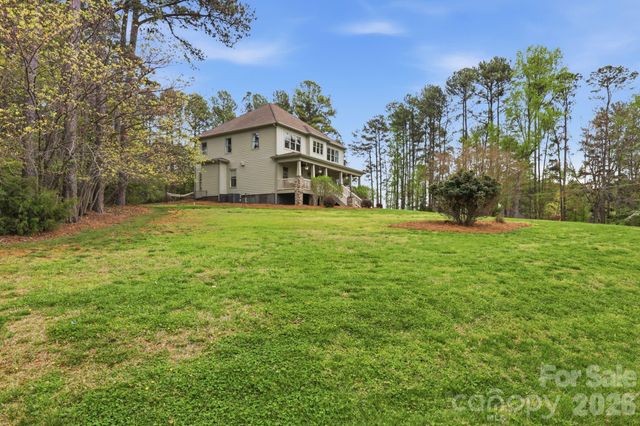 151 Yellow Jacket Circle, Mooresville, NC 28117