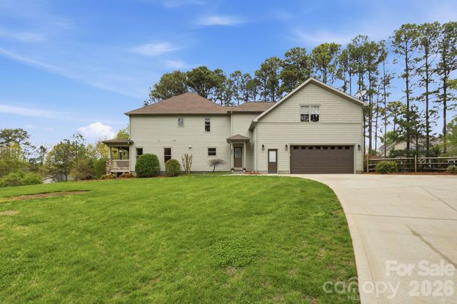 151 Yellow Jacket Circle, Mooresville, NC 28117