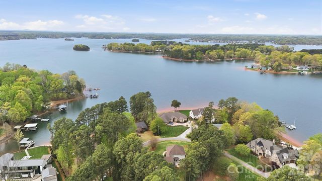 151 Yellow Jacket Circle, Mooresville, NC 28117