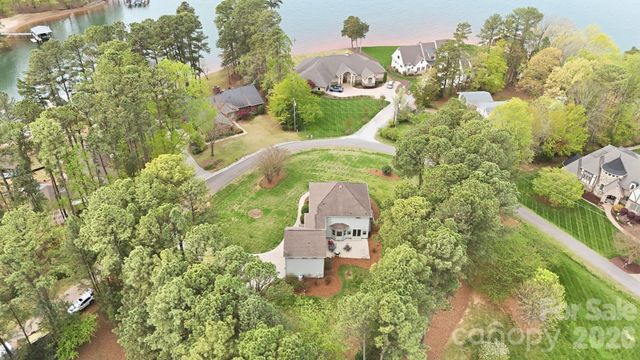 151 Yellow Jacket Circle, Mooresville, NC 28117