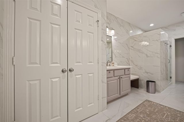 5831 Val Verde Street, Houston, TX 77057