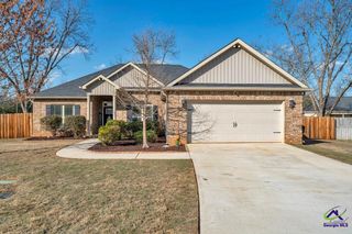 102 McEwen Drive, Perry, GA 31069