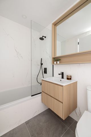 366 Harman St Apt 1R, New York City, NY 11237