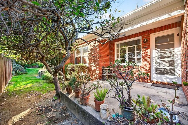 2776 17th St, Sacramento, CA 95818