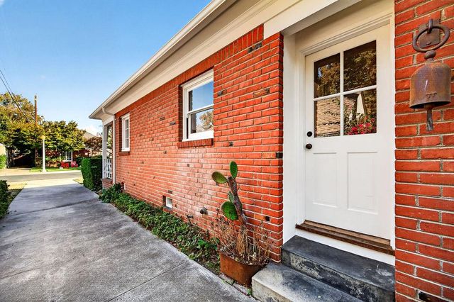 2776 17th St, Sacramento, CA 95818