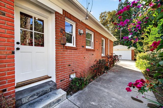 2776 17th St, Sacramento, CA 95818