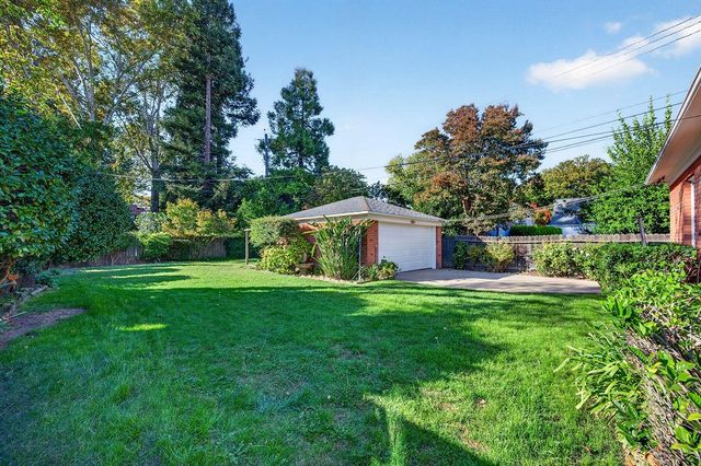 2776 17th St, Sacramento, CA 95818