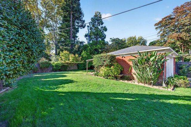 2776 17th St, Sacramento, CA 95818