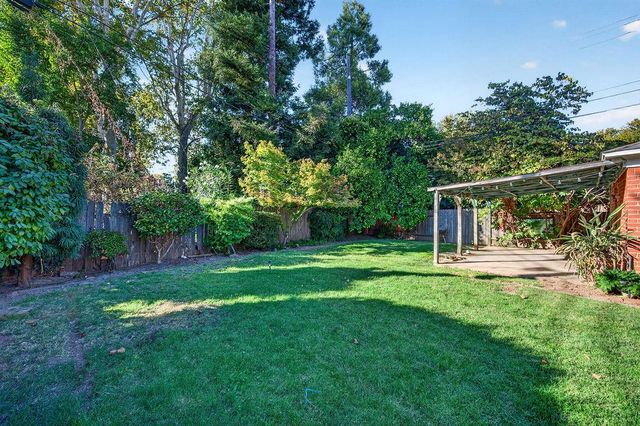 2776 17th St, Sacramento, CA 95818