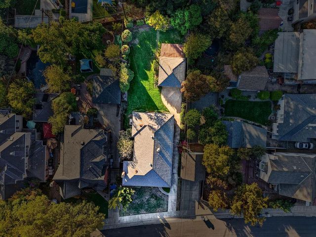 2776 17th St, Sacramento, CA 95818
