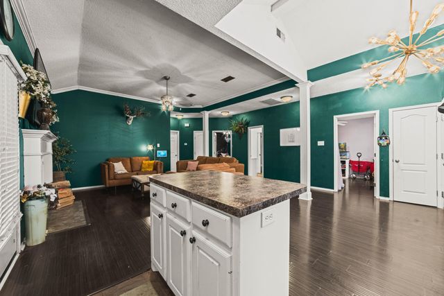 6006 102nd Street, Lubbock, TX 79424