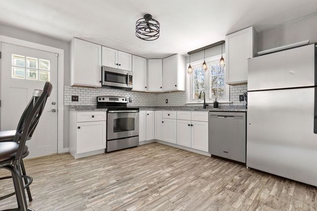 10 Clark St, Danvers, MA 01923